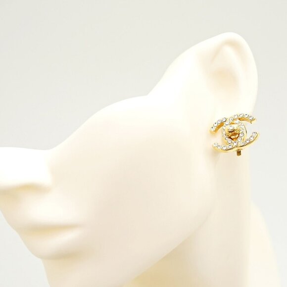 CHANEL CC Logos Turnlock Rhinestone Clip-On Earrings Gold Tone 96A Auth w/Box - Picture 1 of 6